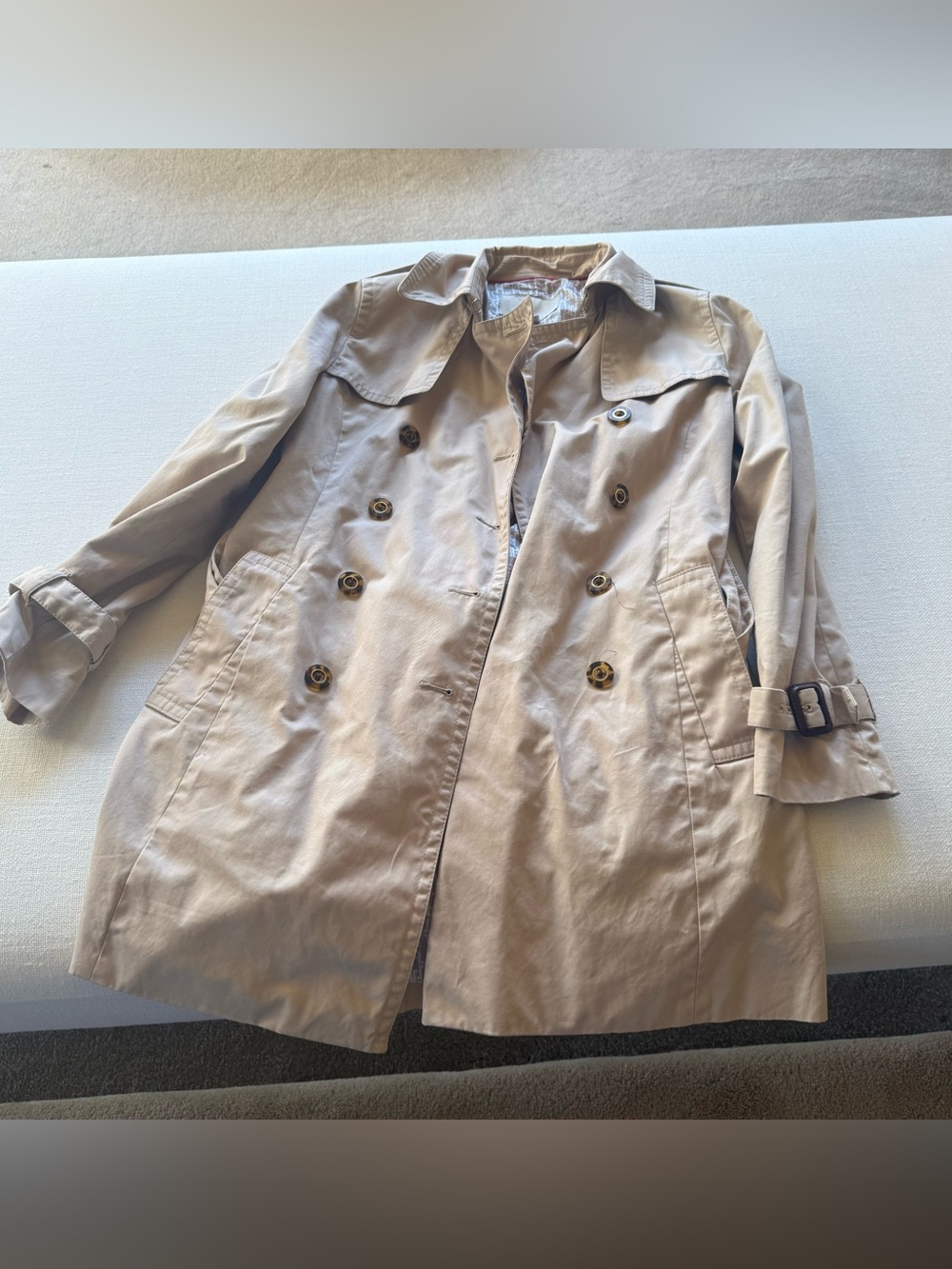 Banana Republic tan trench coat size small